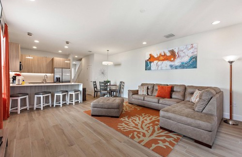 Silver Creek House | Luxury 4 Bed minutes from Disney