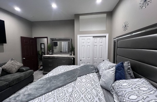 Girard Estates Apartment | Luxury 4 Bedroom Apartment in Philadelphia