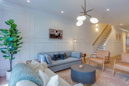 Edgehill House | Luxury 4-bedroom Home with Rooftop Deck