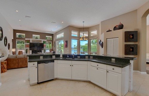 Boca Raton House | Luxury 4-Bedroom House in West Boca Raton in Beautiful community.