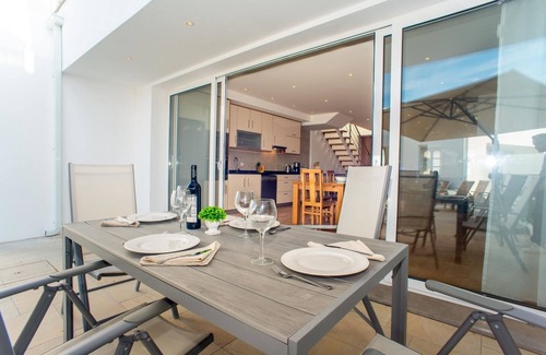 Tavira Cottage | Luxury 4 bedroom house with private pool in the city center