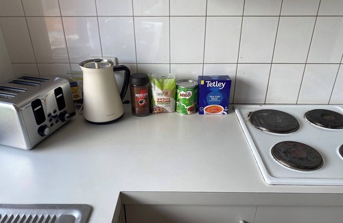 Portland House | LUXURY 4 BEDROOM KING BED SPA ARCADE WIFI NETFLIX SLEEPS 10 WITH BOAT PARKING