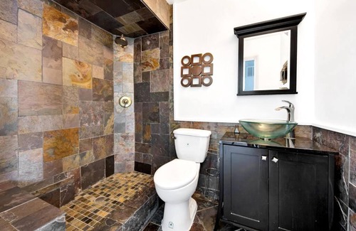 Porter Ranch House | Luxury 4 BR Home with Pool and Mountain View