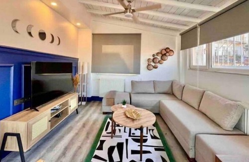 Galata Apartment | Luxury 4 BR with Seaview, Private Terrace & Jacuzzi