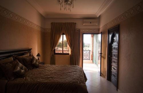 Harbil Villa | Luxury 4 Suite Villa with Pool & 2 Large Lounges