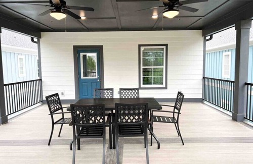 Augusta House | Luxury 4B/4.5b Home, EV Charger, deck by MCG #4