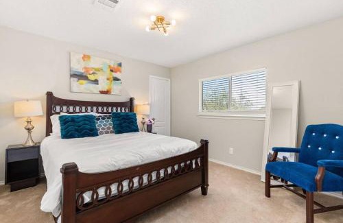 North San Antonio - SAT House | Luxury 4B Getaway near Airport Executive Suite