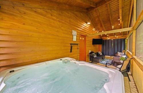White Oak Lodge House | LUXURY 4BR Cabin in Gatlinburg with Views Hot Tub with Private Deck Game Room Most Popular Coffee Bar Perfect for Family Getaway Tennis Courts Infant Crib and Karaoke System