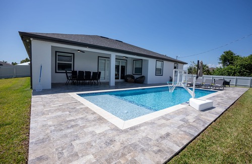 Burnt Store House | Luxury 4BR Entertainment house w/Pool and Boat/RV parking