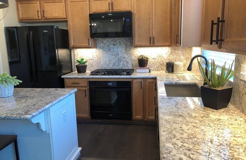 Salinas House | Luxury 4BR House w/AC f& WiFI in Salinas - Near Monterey, Family friendly