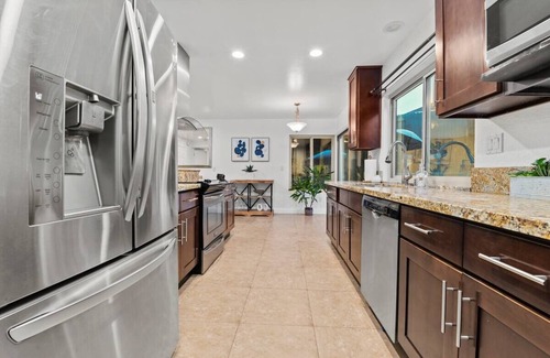 Linda Vista Bed & Breakfast | Luxury 4BR Retreat - Private Pool, Spa & Sauna