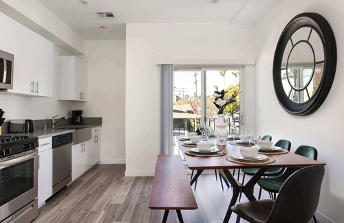 Westlake House | Luxury 4BR Townhome Stylish Space + Free Parking