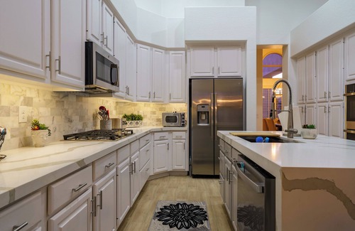 Dave Brown Arabian Estates House | Luxury 4BR w/Heated Pool Near Mayo & Golf