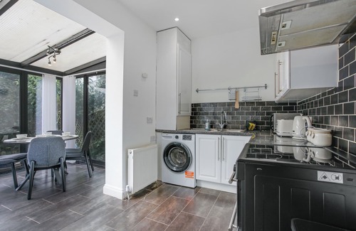 Newcastle-upon-Tyne House | Luxury 5 Bedroom Home in Newcastle