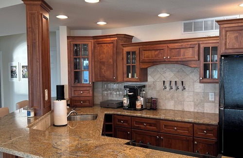 Kalamazoo House | Luxury 5-bedroom Lakefront House! Beach, Sunset Views, All-Sports Lake