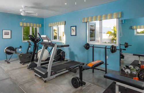 Buzzards Villa | Luxury 5 BR Beachfront Casa Ocho w/ WiFi, Pool, Home Gym + Much More!