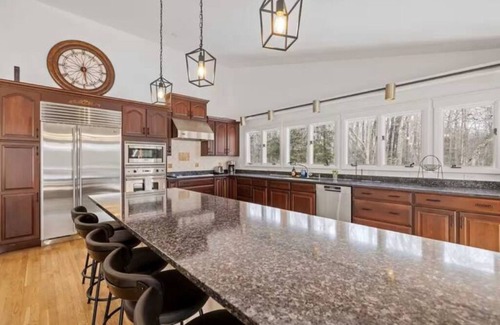 Laconia House | Luxury 5b 3ba on 10 acres w Lake view, Firepit, Hot Tub, Gameroom, close to Ski!