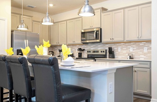Four Corners House | Luxury 5Bd Near Disney w/Pool @ Windsor Cay 1285