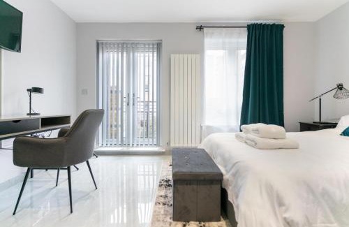 Island Gardens House | Luxury 5BD Suite Guest House