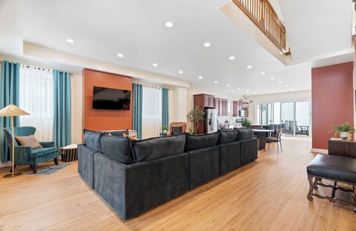 Indianapolis House | Luxury 6BR/6BA Indy Home w/Rooftop Views of Lucas Oil, Arcade, Office & Hot Tub
