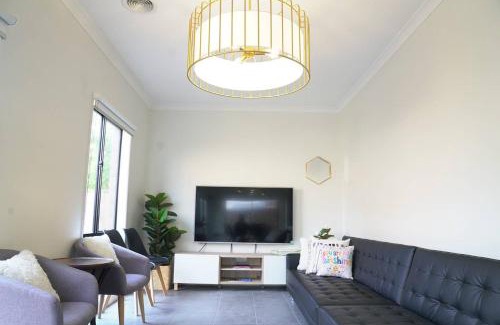Williams Landing House | Luxury 9 BRM house in Melbourne