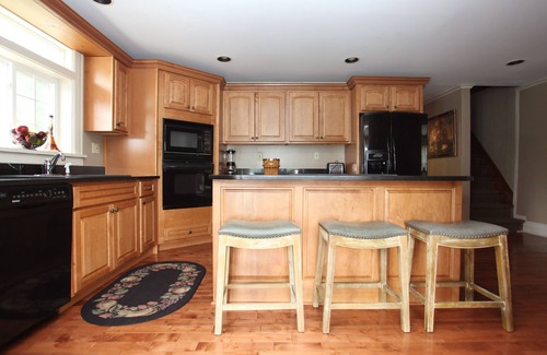 Cooperstown - Otsego Lake House | Luxury accommodation overlooking Lake Otsego with private waterfront. 11 rooms.