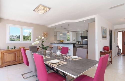 Vallauris Apartment | Luxury accommodation with panoramic sea view in a villa high above Cannes