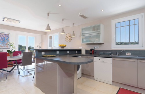 Vallauris Apartment | Luxury accommodation with panoramic sea view in a villa high above Cannes