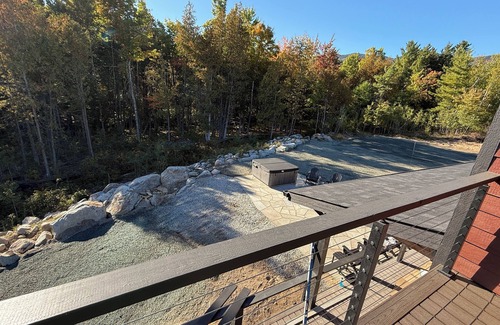 Wilmington House | Luxury Adirondack Retreat Near Whiteface Sleeps 14, Hot Tub, Fire Pit, Views