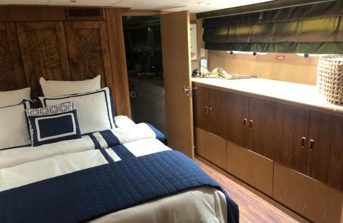Marina del Rey Boat Rental | Luxury Afloat Yacht Paradise 3 bedrooms 3bath 5 beds with full Marina view