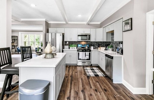 Prairie Village House | Luxury Amazing Home w/ Arcade and Movie Theatre