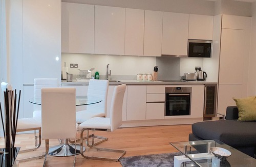 Golborne House | Luxury and Bright 2 Bed and 2 Bath In Maida Vale