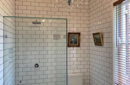 Leconfield Bed & Breakfast | Luxury and heritage hotels in a country mansion built in 1872, 150 yrs in 2022