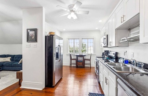 Milan Apartment | Luxury and Large 3BD | By Streetcar + Dining
