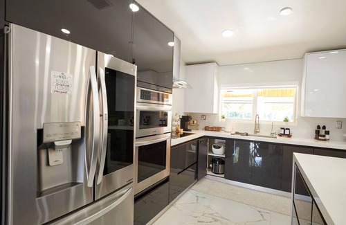 Tamiami House | Luxury and Spacious house with pool and lush garden in Miami