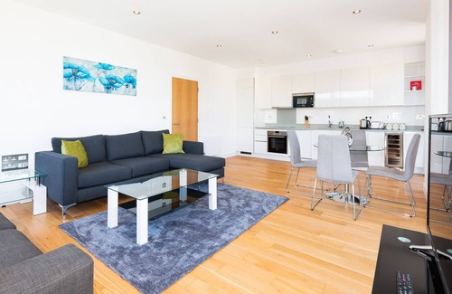 Golborne House | Luxury and Stunning 2 Bed and 2 Bath PentHouse!