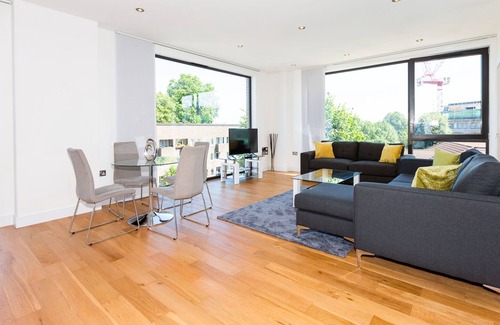 Golborne House | Luxury and Stunning 2 Bed and 2 Bath PentHouse!