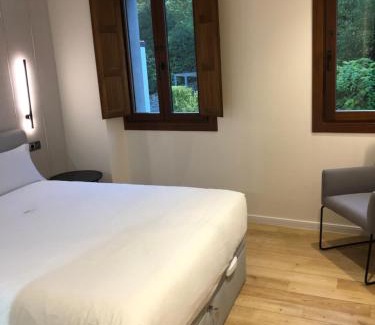 Santiago de Compostela Apartment | Luxury Apartment with Jacuzzi
