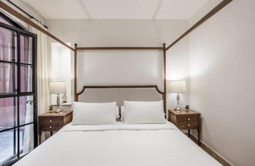 Zona Centro Apartment | Luxury Apartments in Centro San Miguel de Allende with Rooftop & Jacuzzi