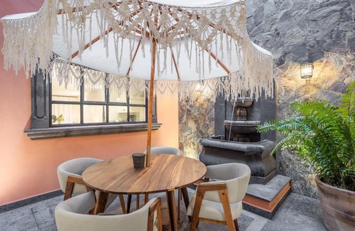 Zona Centro Apartment | Luxury Apartments in Centro San Miguel de Allende with Rooftop & Jacuzzi