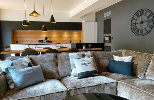 Ville Haute House | Luxury apartment with garden in the old town!