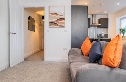 Waterloo Apartment | Luxury Apartment | 2BR | Central | Sleeps 5