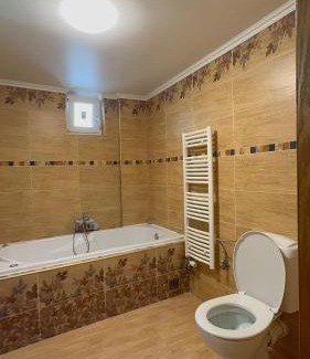 Laken Apartment | Luxury Apartment 2BR & Jacuzzi Near Expo 12 & ING Arena