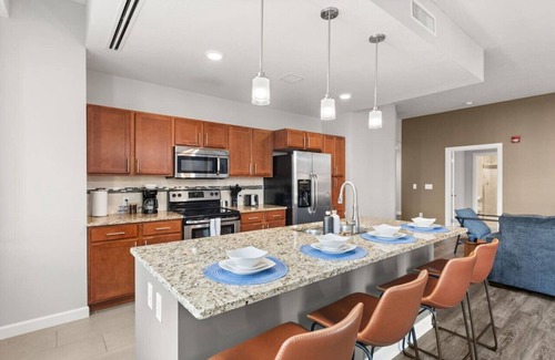 Gateway District Apartment | Luxury Apartment | Downtown | Free Parking