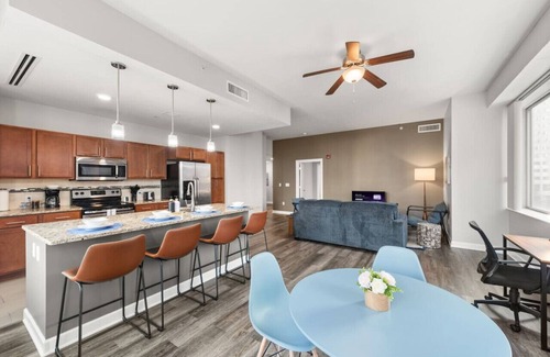 Gateway District Apartment | Luxury Apartment | Downtown | Free Parking
