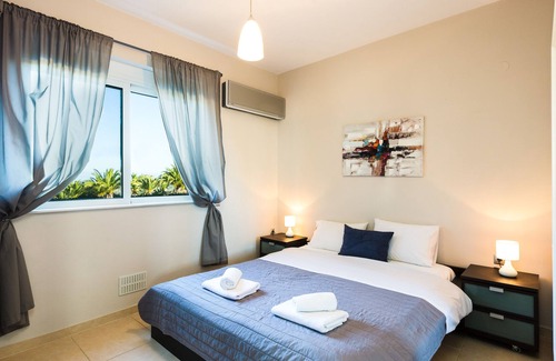 Chorafakia Apartment | Luxury Apartment Gabriel, 2br, big shared pool, close to the beach