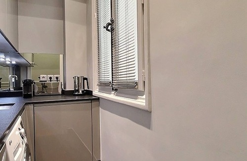 Gaillon Apartment | Luxury Apartment Heart of Paris (Bail Mobilité ONLY)