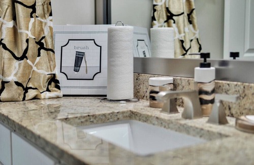Church Street Apartment | Luxury Apartment Home minutes away from Airport