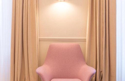 Sololaki Apartment | Luxury apartment in a historic district of Tbilisi