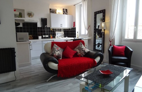 Le Suquet Apartment | Luxury Apartment in a great location in Cannes close to all amenities.
